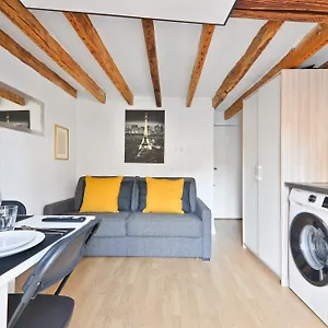 Quartier Saint-michel Notre-dame 4 Free Netflix Paris